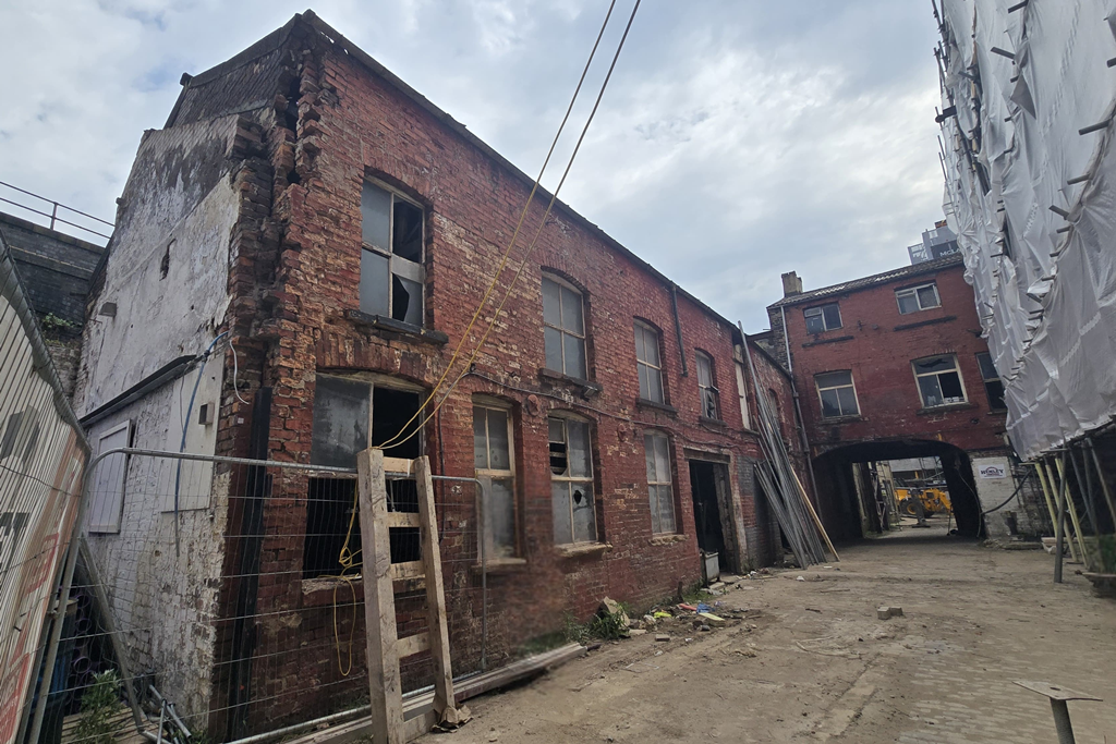Henley to lead Leeds mill restoration