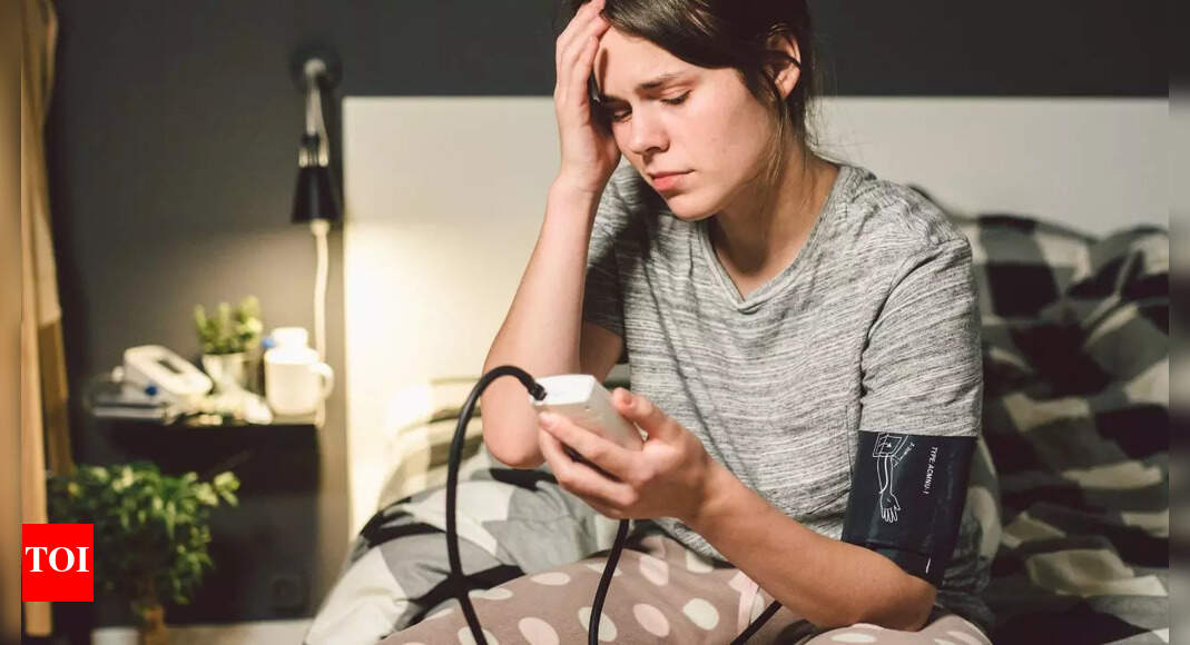 Want to lower blood pressure naturally? Experts recommend THESE exercises for five minutes a day |