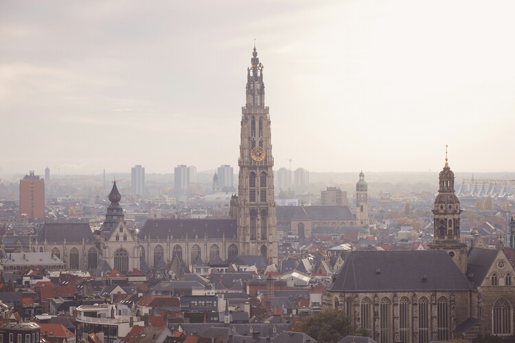  Cooling the City: How European Cities are Adapting to Extreme Heat - Image 2 of 11