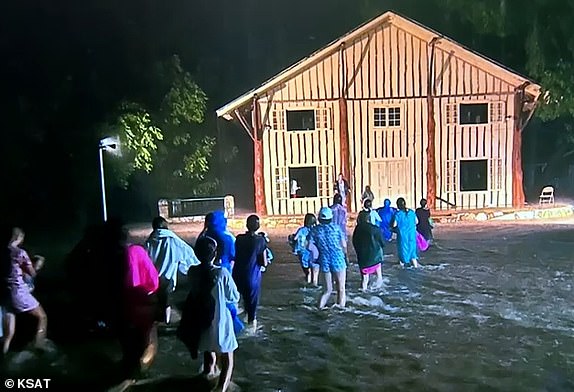 *GRABS KSAT MUST EMBED*Embed/link/credit here: https://www.ksat.com/news/local/2025/07/04/girls-only-camp-along-guadalupe-river-in-kerr-county-evacuated-overnight/Girls-only camp along Guadalupe River in Kerr County evacuated overnightCrews are trying to rescue people along the Guadalupe River in Kerr County
