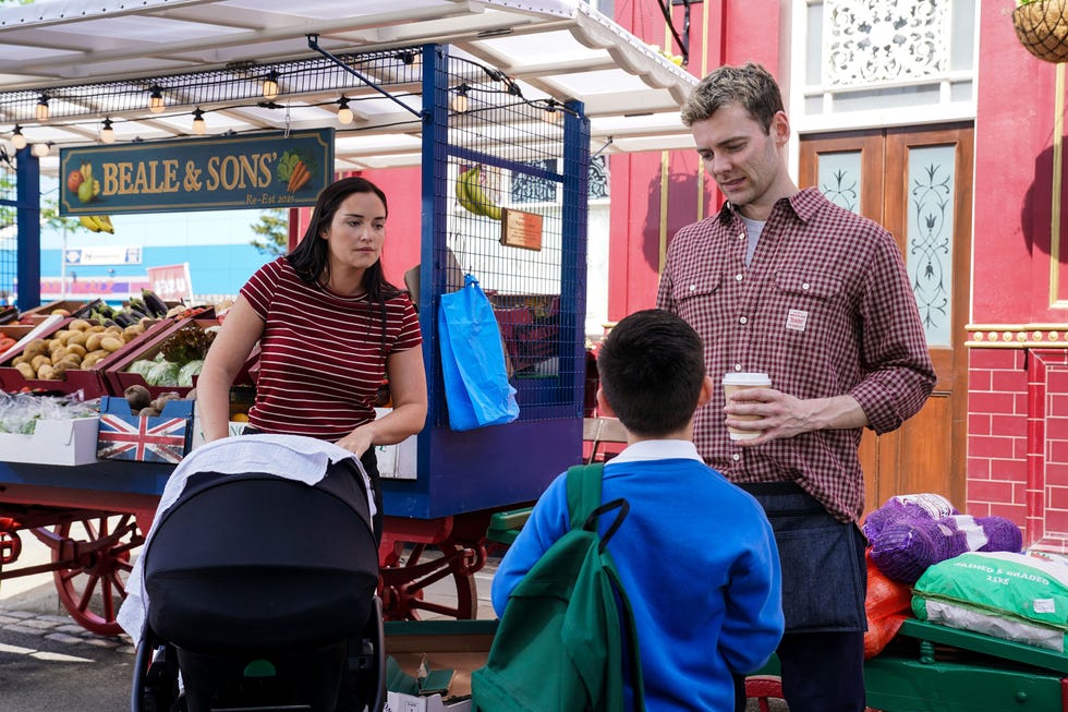 lauren branning, peter beale, louie, eastenders