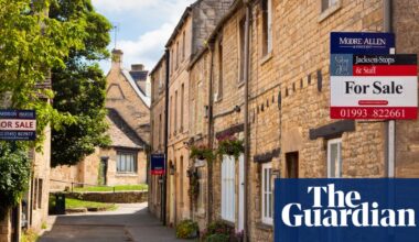 Property prices flat in June amid signs UK job market may be ‘softening’ | Housing market