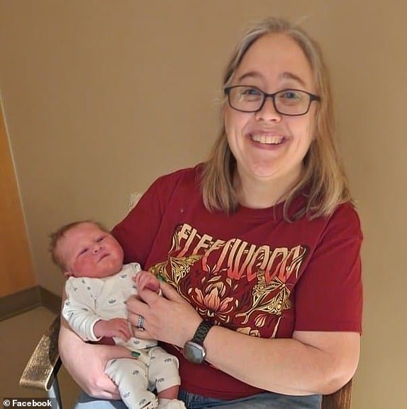 Katheryn Eads - TEXAS FLOOD VICTIM - Kerrville, TX - https://www.facebook.com/keads/photos