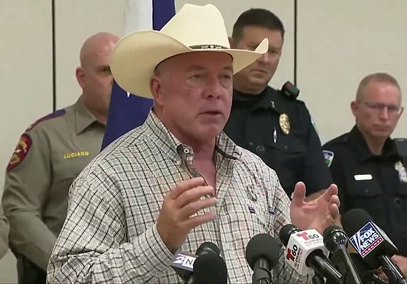 CNN Reporter Snapped At By Testy Officials At Texas Flood Disaster Press Conference - https://www.mediaite.com/media/news/cnn-reporter-snapped-at-by-testy-officials-at-texas-flood-disaster-press-conference/