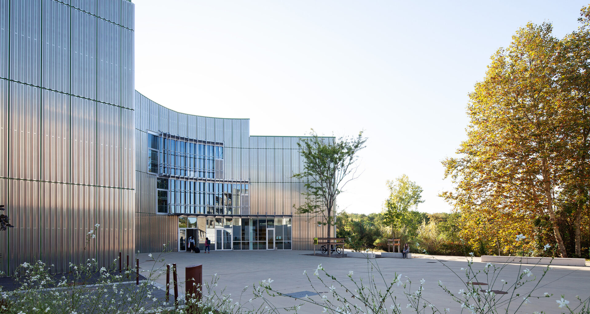 ISALAB Engineering School / Patrick Arotcharen Architecte