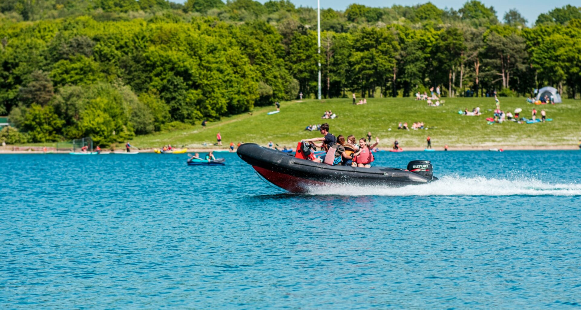 A close look at recreational boating on German lakes