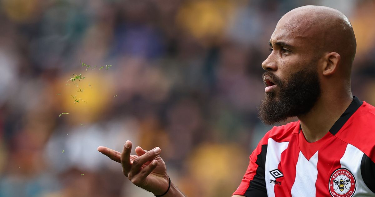 Patrick Dorgu and Amad in United's new away kit