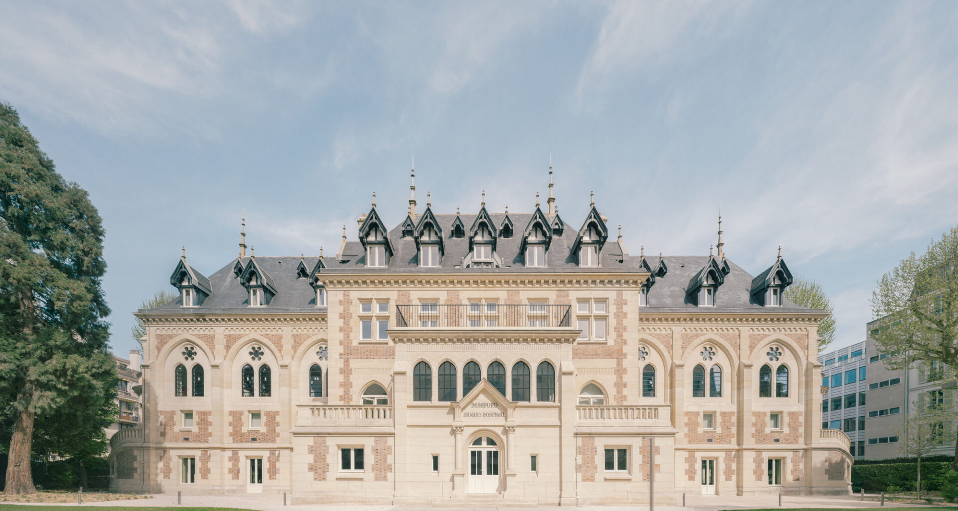Château of the Hertford British Hospital Rehabilitation / Maud Caubet Architectes