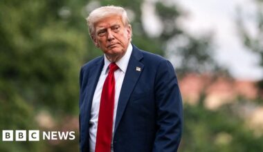 Trump says Ukraine should not target Moscow