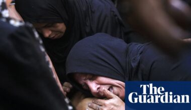 At least 32 Palestinians killed in Gaza as IDF fires on crowds seeking food | Gaza