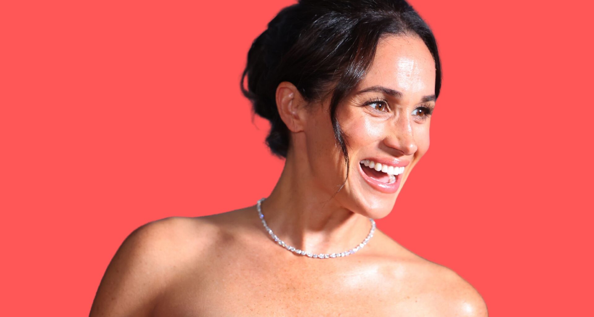 Meghan Markle Smiles at Paley Awards