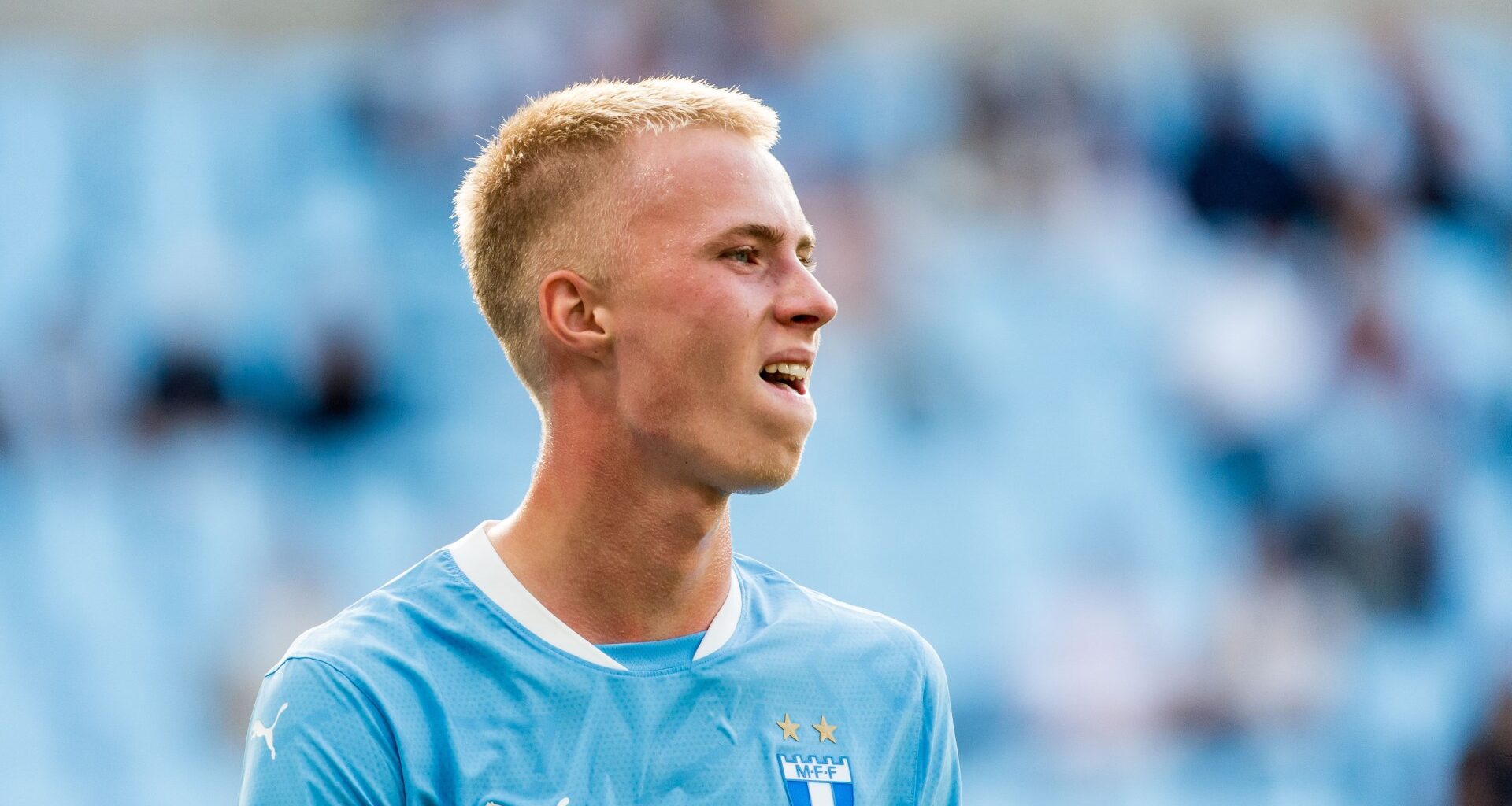 Championship side scouting ex-Chelsea and Barcelona star's son for promotion push