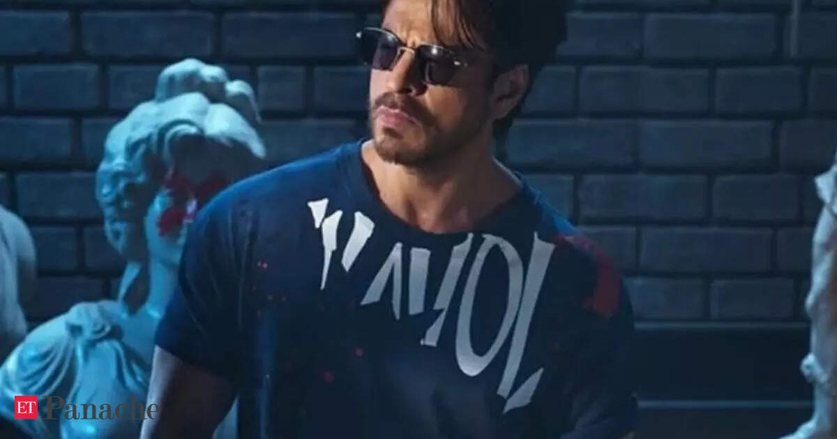 Ageless at 59, Shah Rukh Khan follows no fancy diet or trendy workout. Fitness routine is very simple but unsual