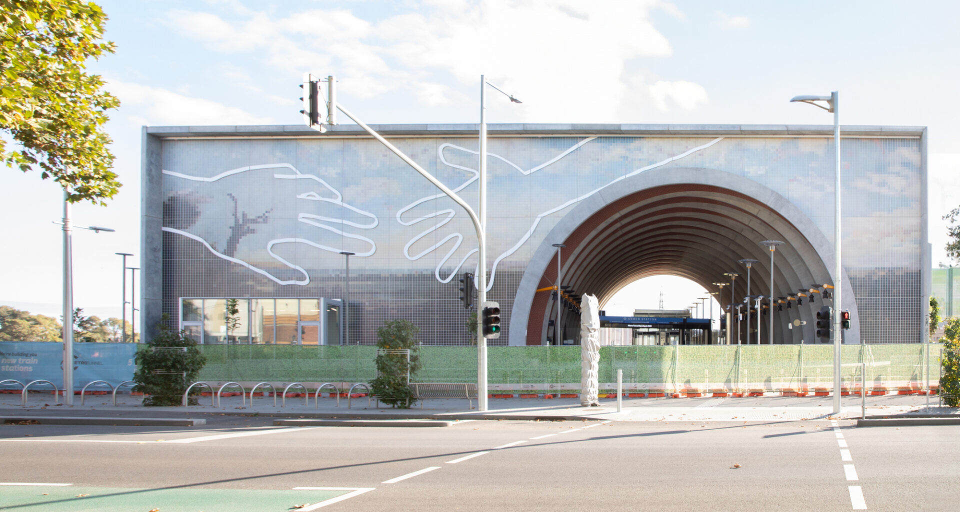 A Project That Brings Together Urban Mobility, Ceramic Technology and Public Art