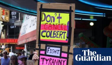 ‘Save Colbert’ rally in New York City touts petition signed by 250,000 people | Stephen Colbert