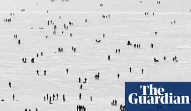 ‘Boiling frog’ effect makes people oblivious to threat of climate crisis, shows study | Environment