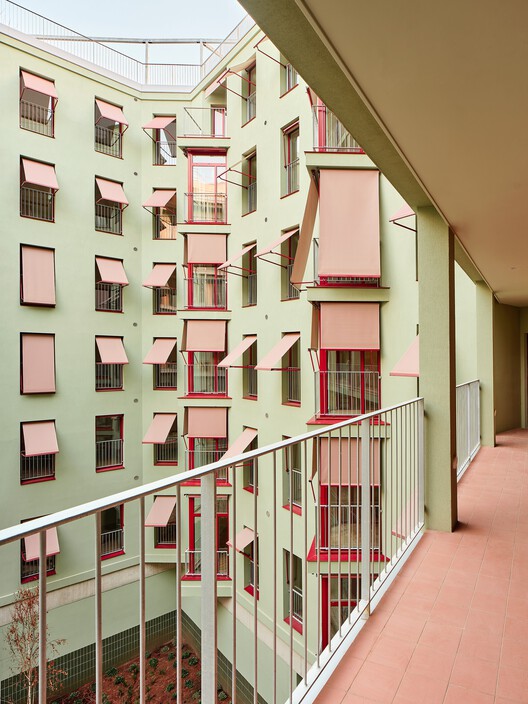 Illa Glòries Social Housing / Cierto Estudio - Interior Photography, Balcony