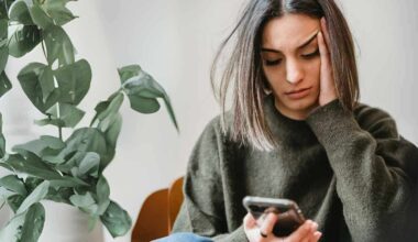 5 tech terms affecting mental health — doomscrolling to digital detox