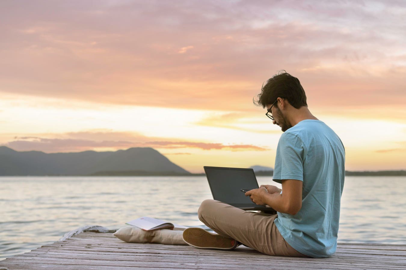 Best Remote Jobs For Digital Nomads, According To FlexJobs