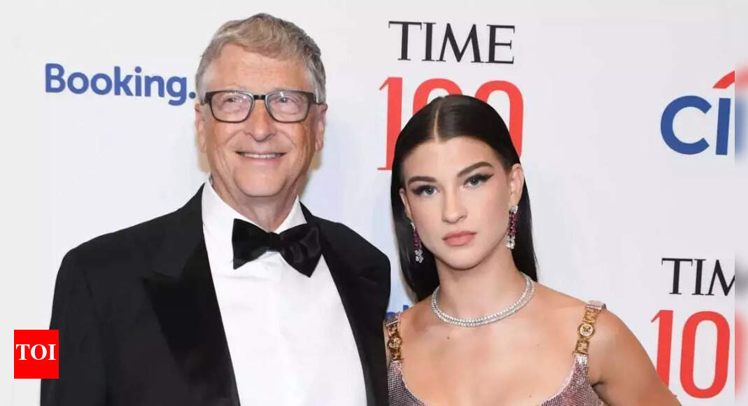Bill Gates says: When your daughter asks if you’d be willing to work a shift in customer service at her startup, the only right answer is ...