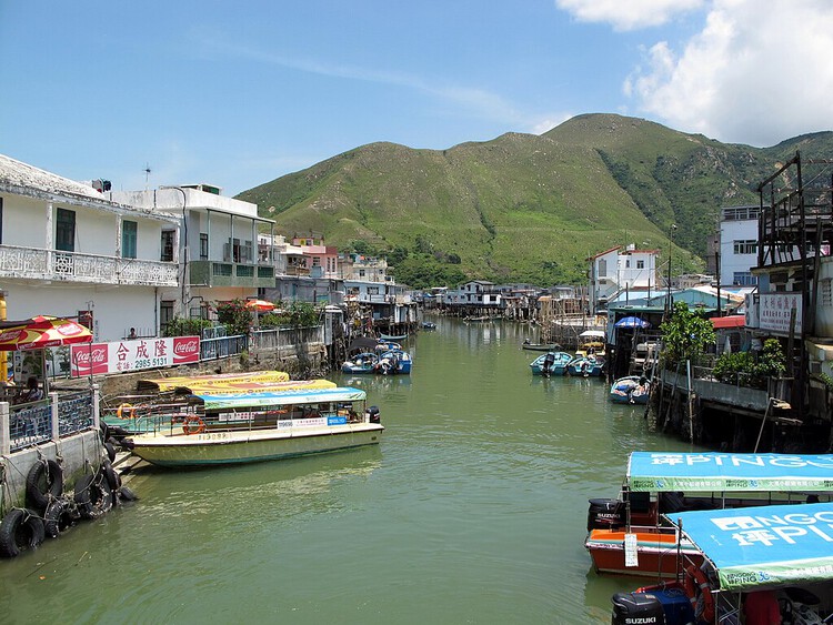 Longevity Through Renewal: The Enduring Wisdom of Hong Kong's Water Villages - Image 5 of 18