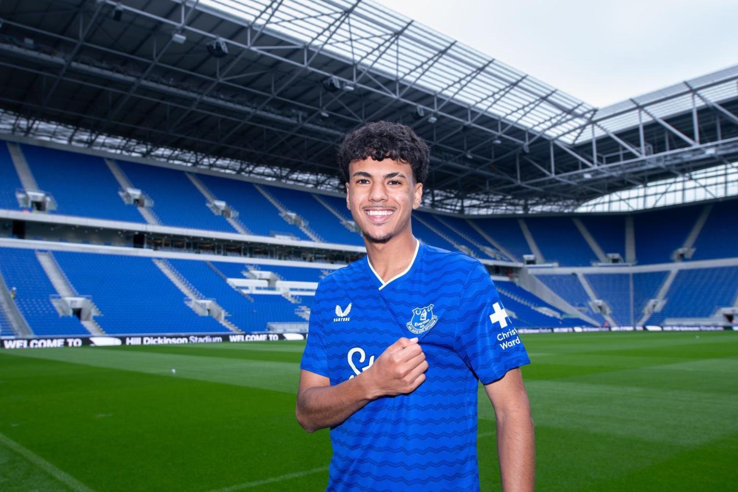 Moroccan left-back Adam Aznou joins Everton from Bayern Munich
