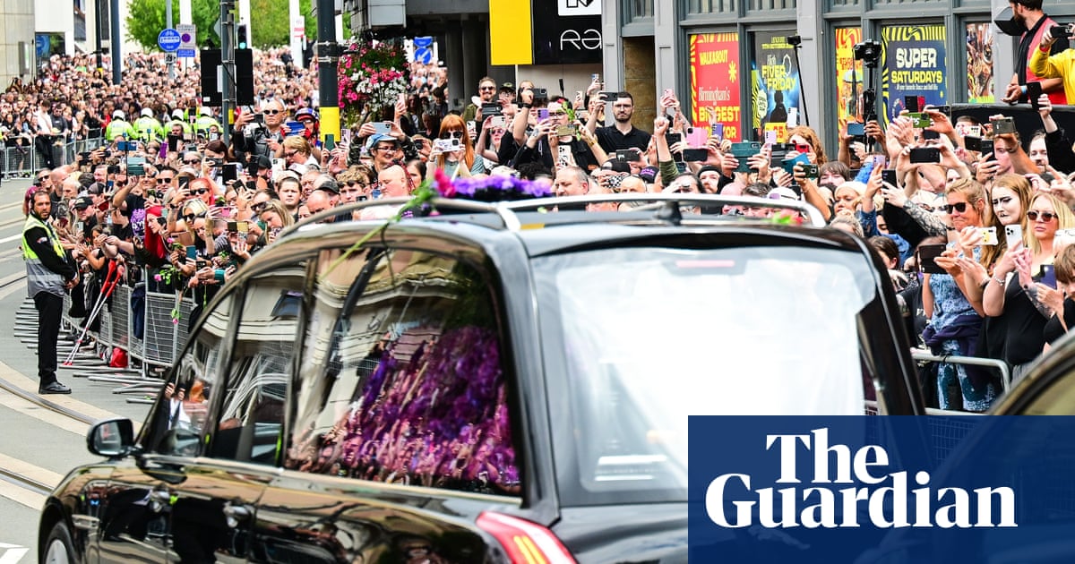 Fans line streets of Birmingham to say farewell to Ozzy Osbourne | Ozzy Osbourne