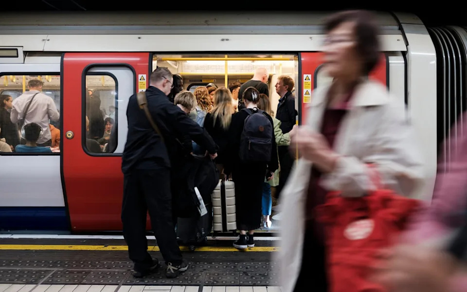 Tube queueing