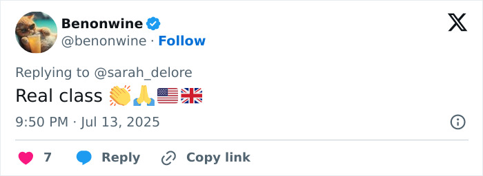 Tweet praising Matthew McConaughey as a gentleman for his kind gesture towards British royalty at the Wimbledon final.