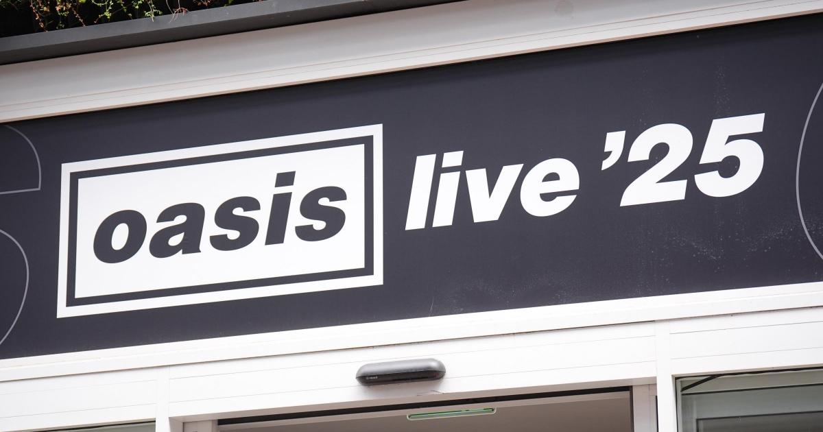 The set times for Oasis at Edinburgh's Murrayfield Stadium