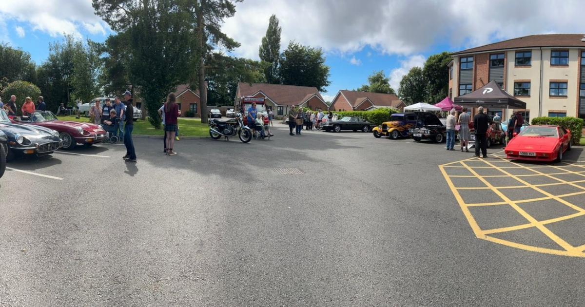 Gower Gardens, Halesowen: Invite to community for car show
