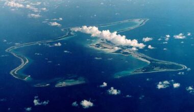 Chagos Islands: Britain agrees sovereignty deal with Mauritius