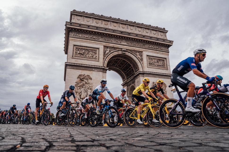2023 Tour de France - Stage 21 Saint-Quentin-en-Yvelines to Paris © Zac WiLLIAMS SWpix.com (t:a Photography Hub Ltd