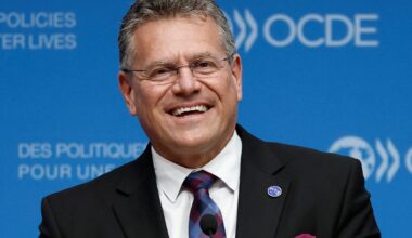 EU warns of countermeasures after Trump threatens 30 percent tariffs | Donald Trump News