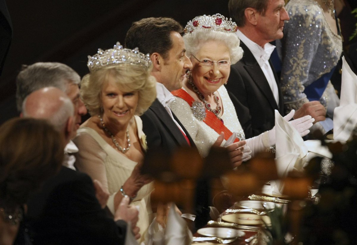 Queen Elizabeth II hosts a state banquet at Windsor Castle in honor of President Nicolas Sarkozy of France on March 26, 2008 (Matt Dunham/PA Images/Alamy)