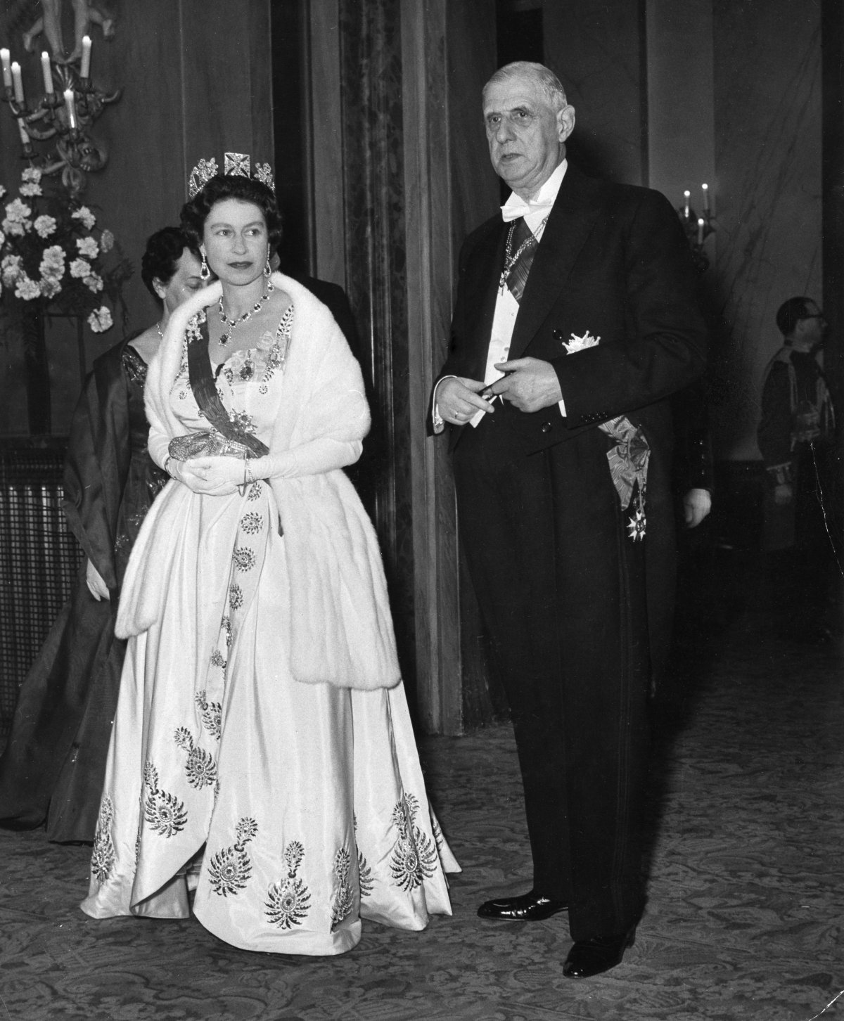 Queen Elizabeth II hosts a gala performance at Covent Garden in honor of President Charles de Gaulle of France on April 7, 1960 (Zuma Press/Alamy)