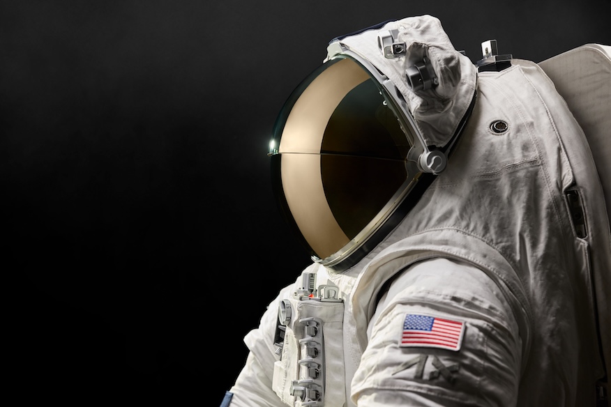 Axiom Space, Oakley partner on spacesuit visor for Artemis missions – Spaceflight Now