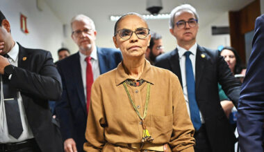 Environment Minister Marina Silva leaves the Committee after arguing with Senator Plinio Valerio