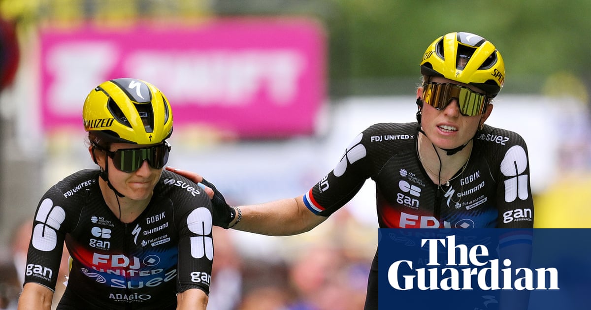 Vollering in nasty crash as Wiebes wins Tour de France Femmes stage three | Tour de France Femmes