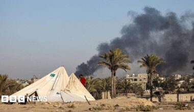 Smoke rises over western Deir al-Balah, central Gaza (21 July 2025)
