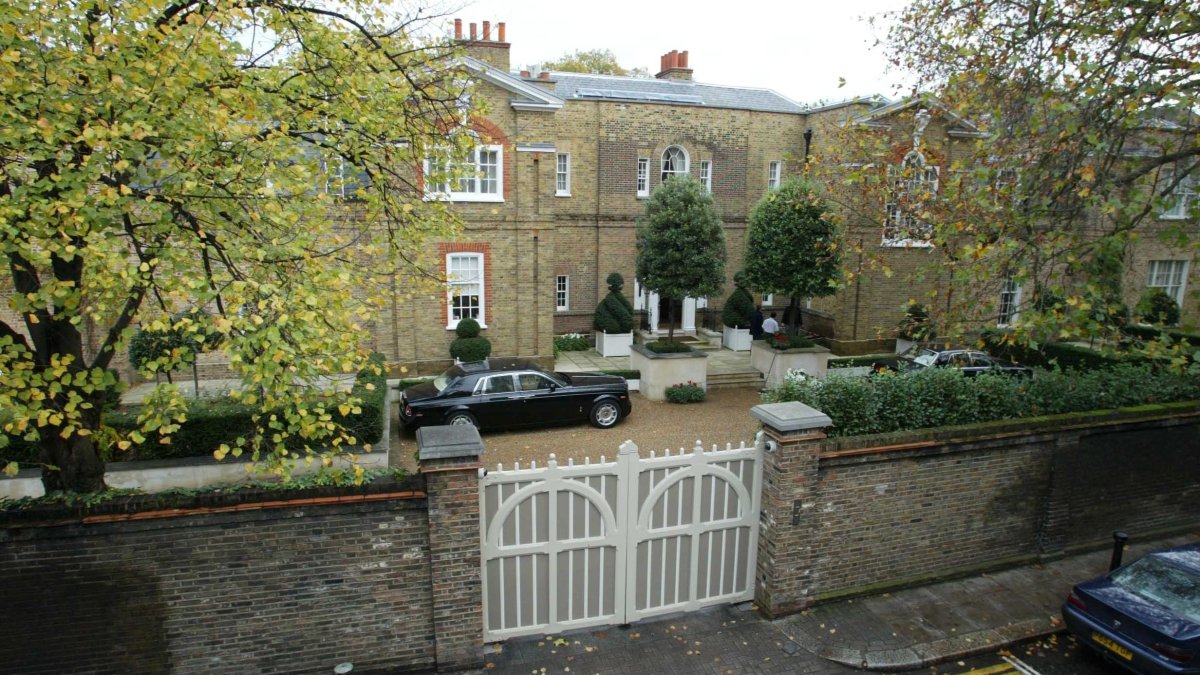 Billionaire to list £250m Chelsea manor as ‘UK’s gone to hell’