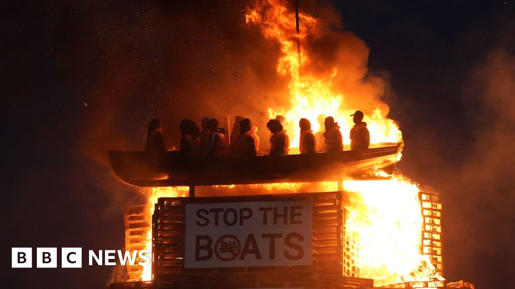Moygashel: Contentious bonfire set alight