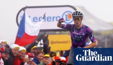 Tour de France: O’Connor climbs to stage 18 victory as Pogacar keeps grip on yellow | Tour de France 2025