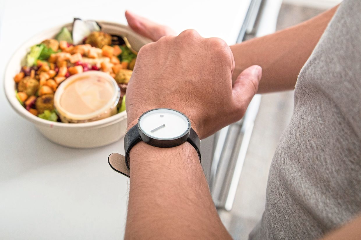 Weight-loss advantage to feast-and-famine diet
