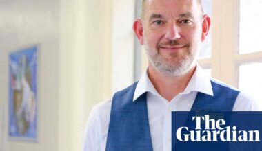 CEO of troubled Sussex hospital trust to step down | Hospitals