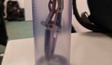 PSNI seize knife and drugs from Glider passenger in west Belfast
