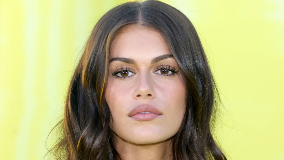 Kaia Gerber copied Kate Middleton's flirty Y2K midi dress, and you might have missed it