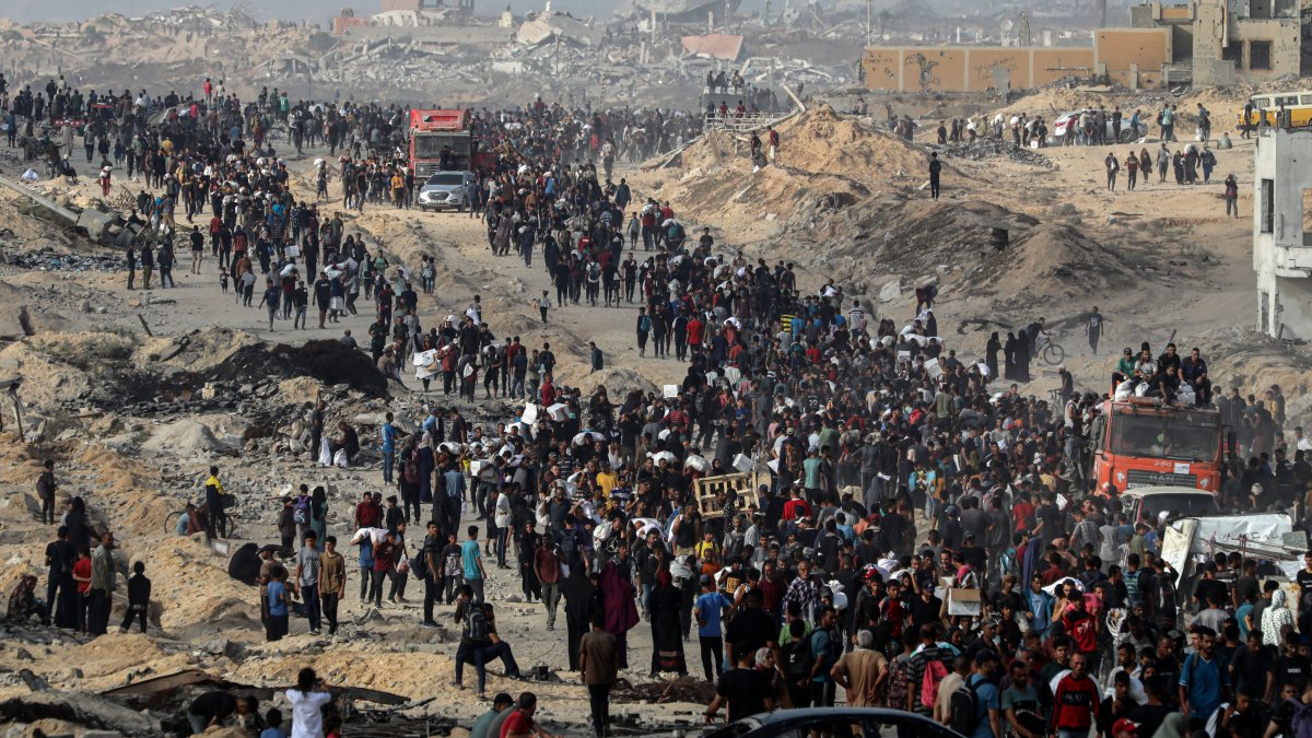 Starmer to talk to France, Germany over Gaza 'humanitarian catastrophe'