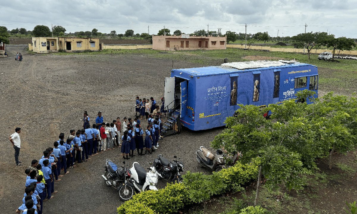 Ancient art on wheels: how Mumbai's leading museum is sending miniature exhibitions by bus into the Indian countryside - The Art Newspaper