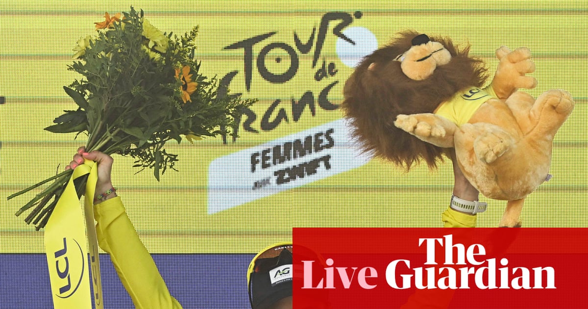 Tour de France Femmes 2025: Le Court sprints to stage five win and takes yellow jersey – as it happened | Tour de France Femmes